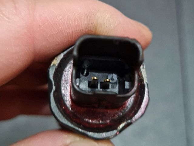 bontott DACIA DUSTER Nyomásszabályzó Szelep