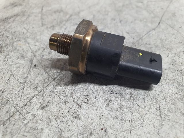 bontott DACIA DUSTER Nyomásszabályzó Szelep