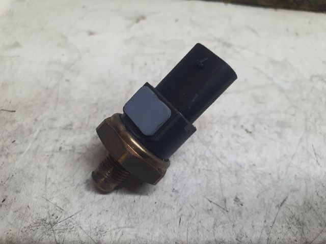 bontott DACIA DUSTER Nyomásszabályzó Szelep