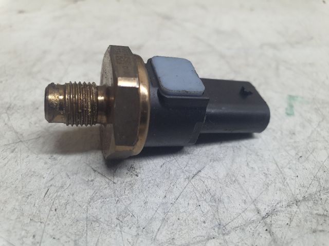 bontott DACIA DUSTER Nyomásszabályzó Szelep