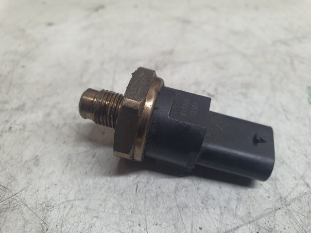 bontott DACIA DUSTER Nyomásszabályzó Szelep