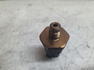 bontott DACIA DUSTER Nyomásszabályzó Szelep