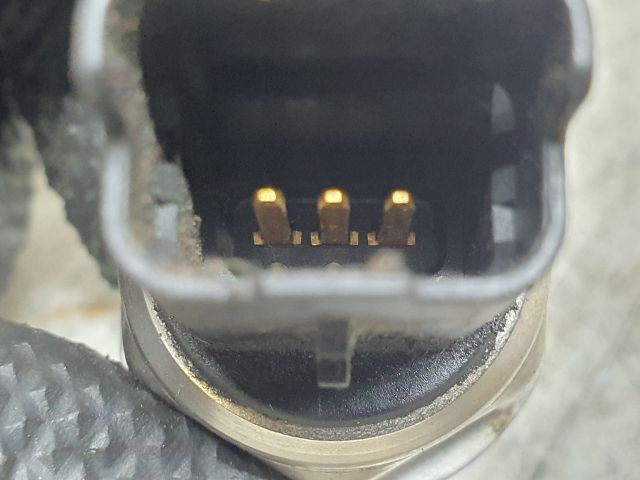 bontott DACIA DUSTER Nyomásszabályzó Szelep