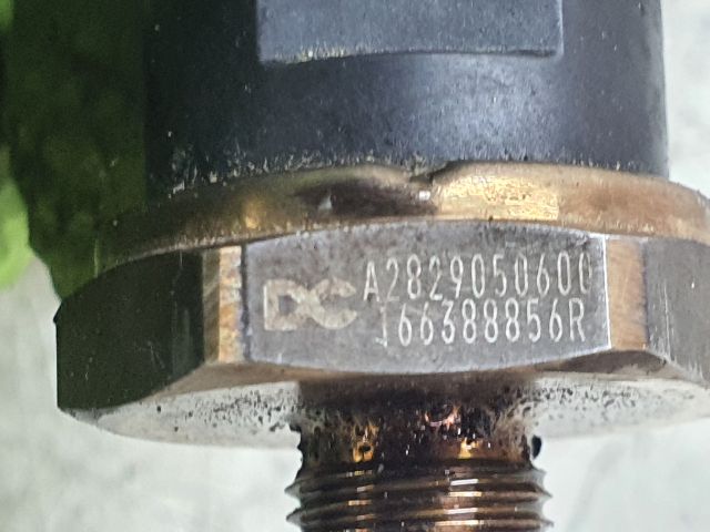 bontott DACIA DUSTER Nyomásszabályzó Szelep