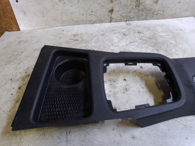 bontott DACIA DUSTER Pohártartó