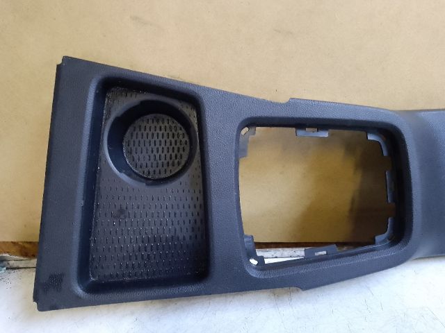 bontott DACIA DUSTER Pohártartó