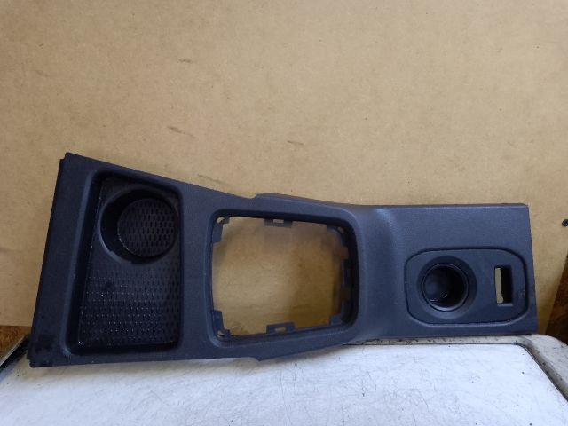 bontott DACIA DUSTER Pohártartó