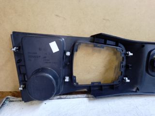 bontott DACIA DUSTER Pohártartó