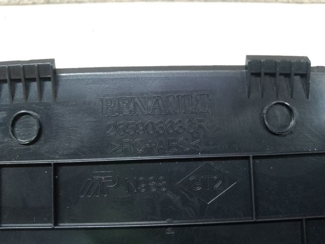 bontott DACIA DUSTER Pótféklámpa Idom