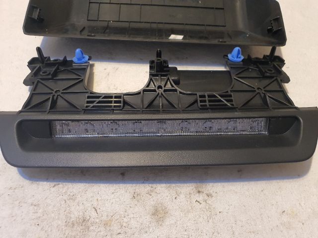 bontott DACIA DUSTER Pótféklámpa