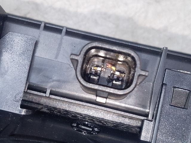 bontott DACIA DUSTER Pótféklámpa