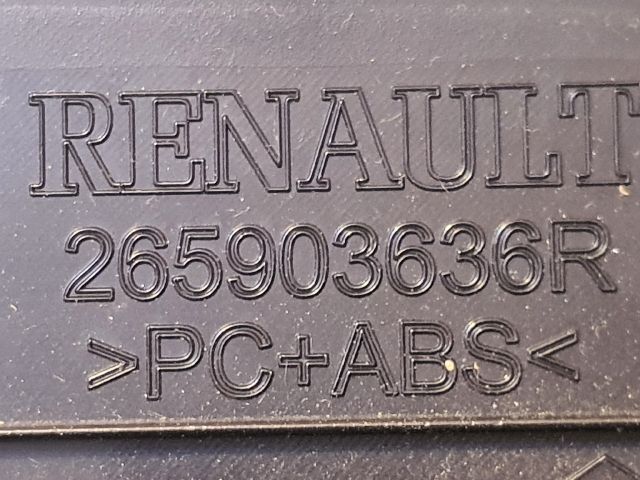 bontott DACIA DUSTER Pótféklámpa