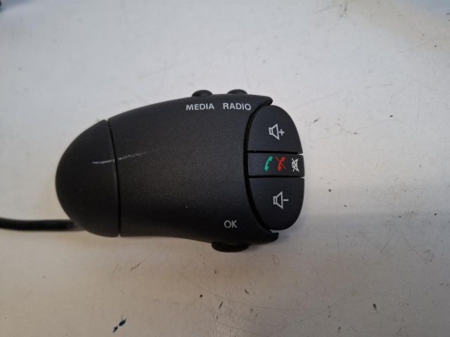 bontott DACIA DUSTER Rádió / CD Kapcsoló