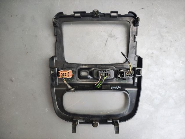 bontott DACIA DUSTER Rádió / CD Keret