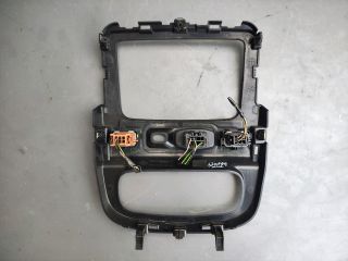 bontott DACIA DUSTER Rádió / CD Keret