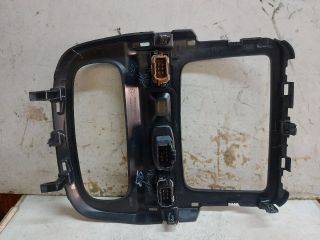 bontott DACIA DUSTER Rádió / CD Keret