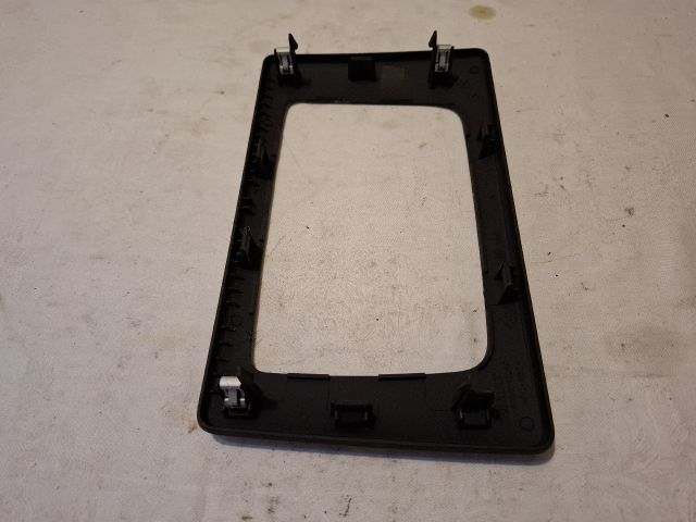 bontott DACIA DUSTER Rádió / CD Keret