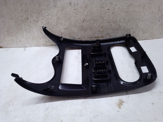 bontott DACIA DUSTER Rádió / CD Keret