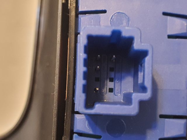 bontott DACIA DUSTER Rádió / CD Keret