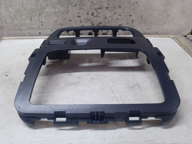 bontott DACIA DUSTER Rádió / CD Keret