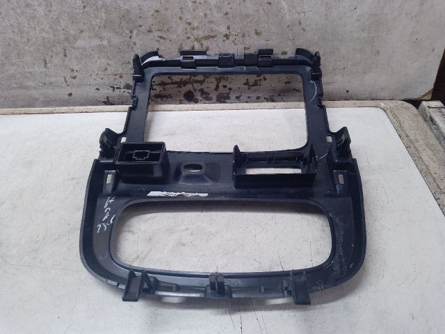 bontott DACIA DUSTER Rádió / CD Keret