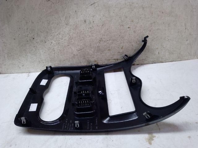 bontott DACIA DUSTER Rádió / CD Keret