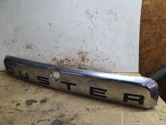 bontott DACIA DUSTER Rendszámtábla Világítás Keret