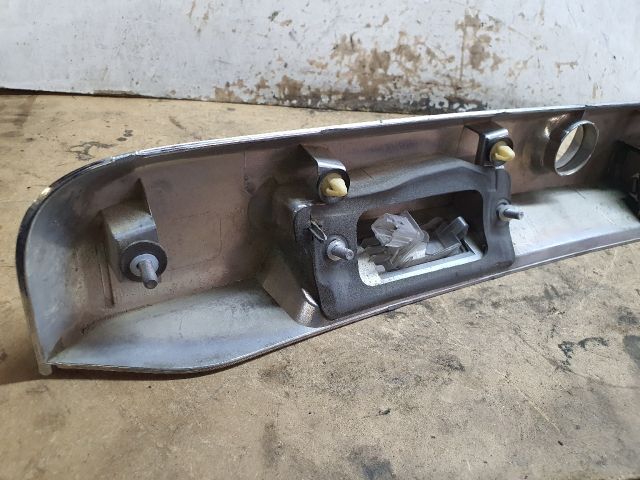 bontott DACIA DUSTER Rendszámtábla Világítás Keret