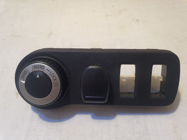 bontott DACIA DUSTER Terepváltó Kapcsoló Kar / Gomb