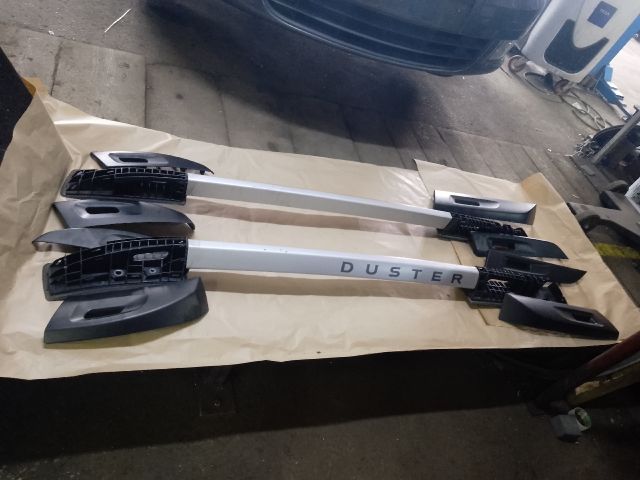 bontott DACIA DUSTER Tetősín Pár