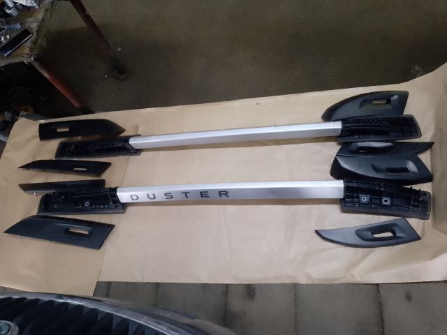 bontott DACIA DUSTER Tetősín Pár