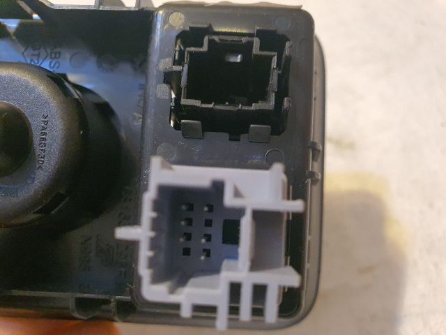 bontott DACIA DUSTER Tükör Kapcsoló