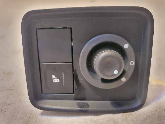 bontott DACIA DUSTER Tükör Kapcsoló