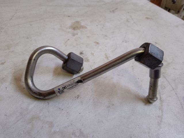 bontott DACIA DUSTER Üzemanyagcső