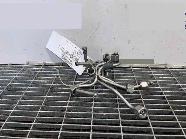 bontott DACIA DUSTER Üzemanyagcső