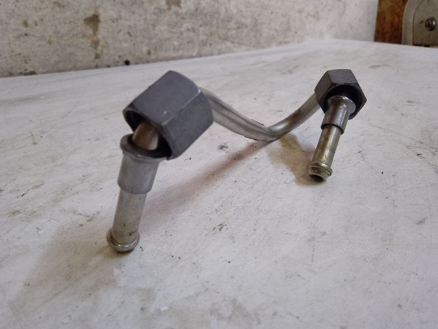 bontott DACIA DUSTER Üzemanyagcső