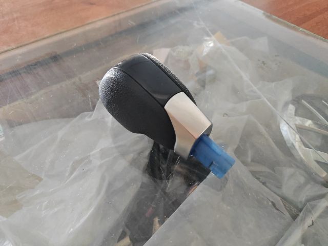 bontott DACIA DUSTER Váltógomb