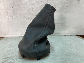 bontott DACIA DUSTER Váltószoknya