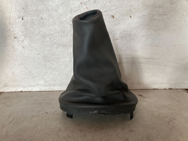 bontott DACIA DUSTER Váltószoknya