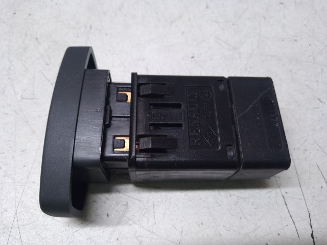 bontott DACIA DUSTER Vészvillogó Kapcsoló