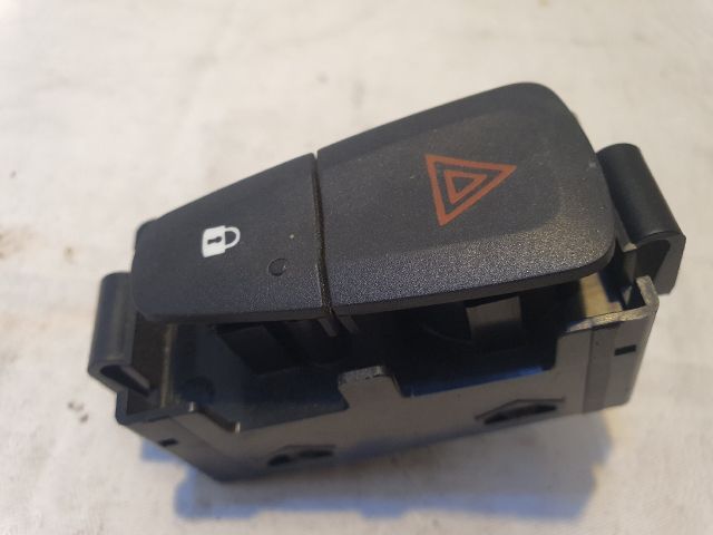 bontott DACIA DUSTER Vészvillogó Kapcsoló