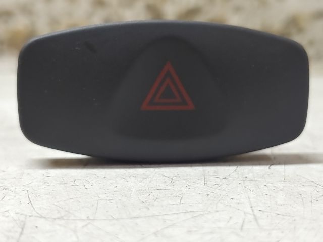 bontott DACIA DUSTER Vészvillogó Kapcsoló