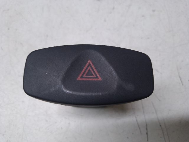 bontott DACIA DUSTER Vészvillogó Kapcsoló