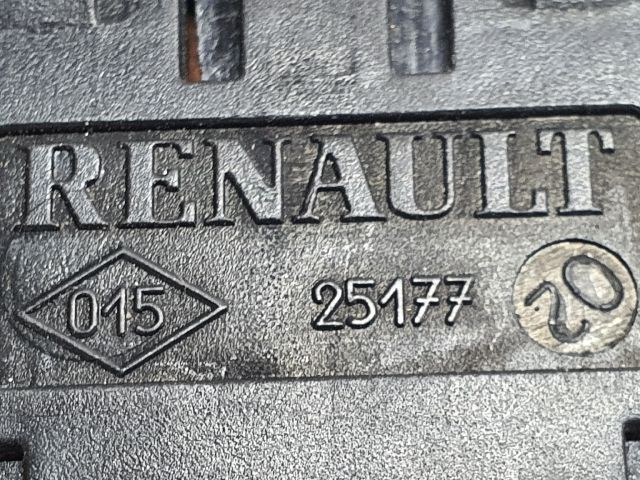 bontott DACIA DUSTER Vészvillogó Kapcsoló