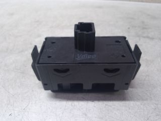 bontott DACIA DUSTER Vészvillogó Kapcsoló