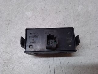 bontott DACIA DUSTER Vészvillogó Kapcsoló