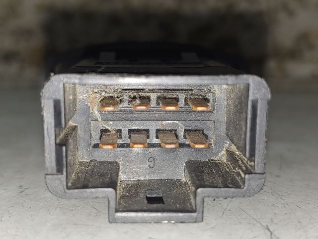 bontott DACIA DUSTER Vészvillogó Kapcsoló