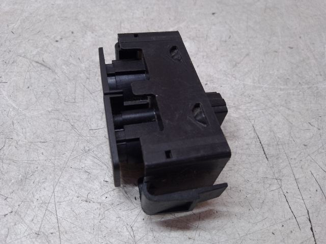 bontott DACIA DUSTER Vészvillogó Kapcsoló