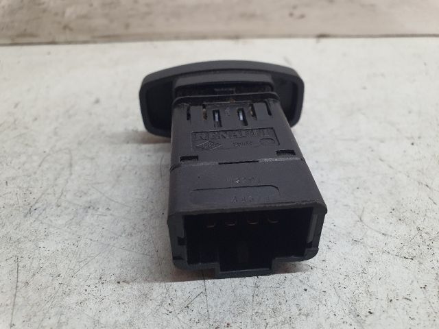 bontott DACIA DUSTER Vészvillogó Kapcsoló