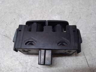 bontott DACIA DUSTER Vészvillogó Kapcsoló